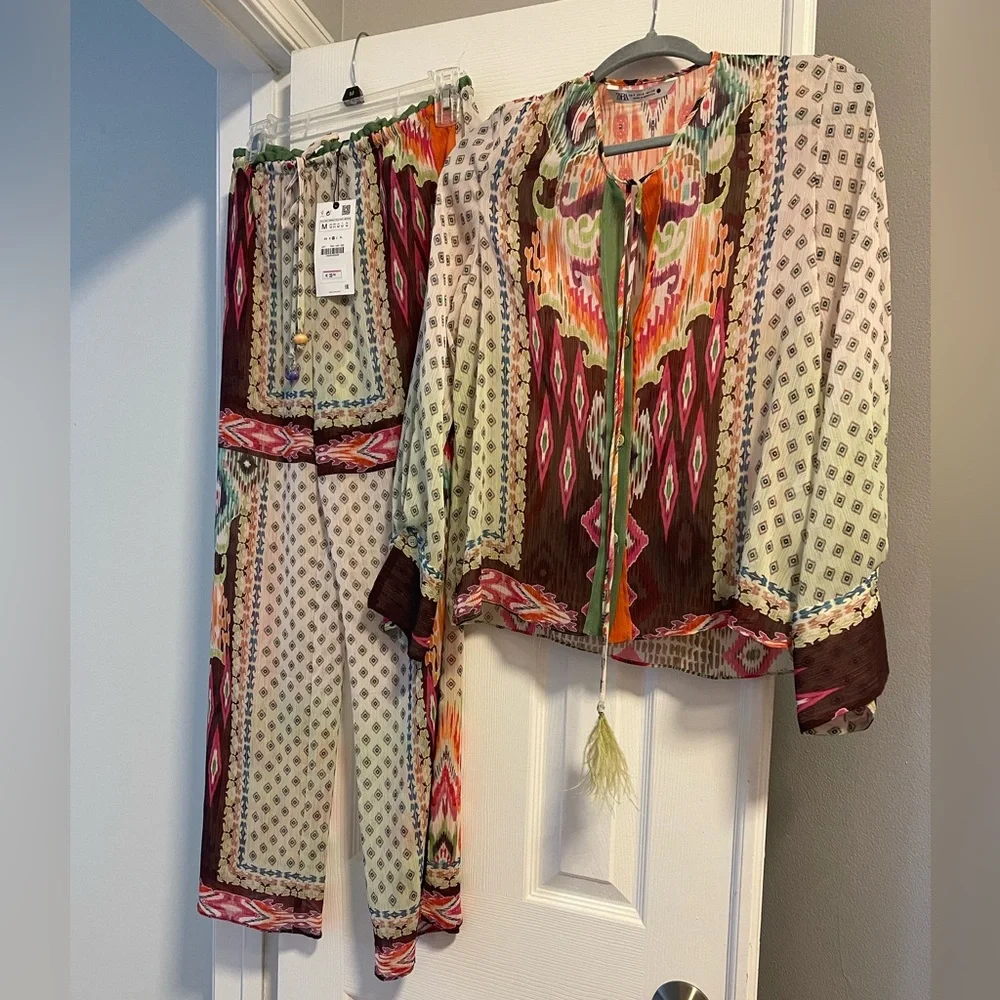 Zara Multi colored feather 2 pieces Set Shirt Small Pants Medium NWT - Picture 7 of 10